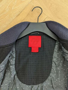 Veste universitaire Destroyer gris anthracite personnalisée OEM Manches en cuir Col à capuche Respirant Style Letterman Unité unique incluse - Product Image 4