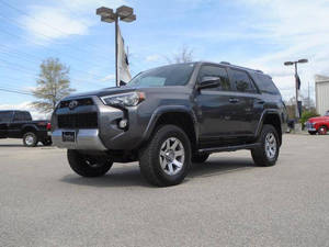 รถยนต์มือสองคุณภาพดีราคาประหยัด ปี 2015 โตโยต้า ฟอร์รันเนอร์ พวงมาลัยซ้าย - Product Image 3