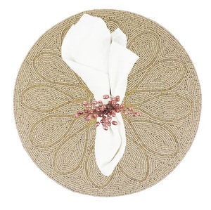 แผ่นรองแก้วลูกปัดสีทองที่น่าประทับใจสำหรับโต๊ะรับประทานอาหารห้องครัวห้องนั่งเล่นแผ่นรองจานสุดหรูที่ชาร์จทนทานสำหรับงานเลี้ยงปีใหม่ - Product Image 6