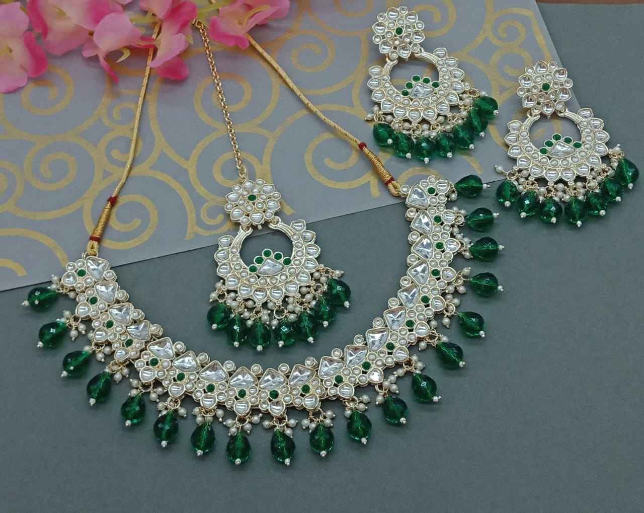 สีเขียว