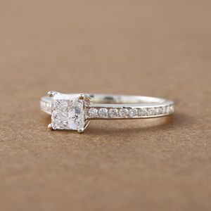 2ct Princess Cut Lab Grown Diamond Pave Setting Anillo de compromiso Lujoso anillo de compromiso de platino Anillo de regalo para mujer - Product Image 6