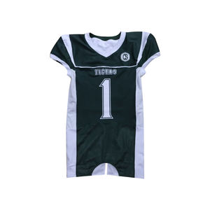 Camiseta de fútbol de moda de poliéster de malla naranja negra personalizada para clubes y equipos uniformes de fútbol americano fabricados en Pakistán - Product Image 3