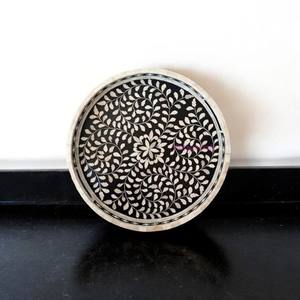 Plateau de service en incrustation d'os fait à la main rayé assiettes de vaisselle occidentales minimalistes de forme ronde pour la maison hôtel servant et articles décoratifs - Product Image 2