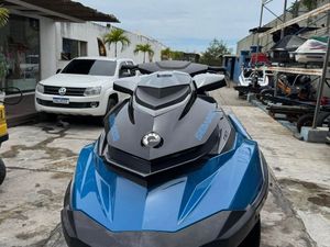 Nouveau Jet Ski Authentique 2023 Confortable et Luxueux Sea-doo. - Product Image 6