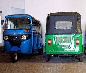 Triciclo Nuevo CERTIFICADO de Tres Ruedas, 250cc, Triciclo de 3 Ruedas, Tuk Tuk, para 5 Pasajeros - Product Image 1