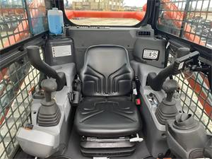 Chargeuse SVL65-2 Kubota 2023 utilisée avec des accessoires prêts à être expédiés avec des composants principaux Roulement de pompe à moteur - Product Image 2