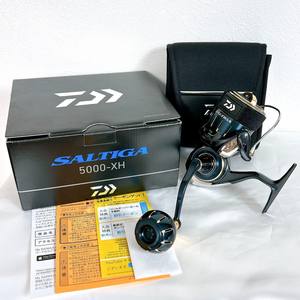 Carrete Daiwa Saltiga 5000-XH Original, Nuevo, con Pantalla en Inglés, Relación de Engranajes 6.2:1, Peso 600g, para Mano Derecha/Izquierda - Product Image 2