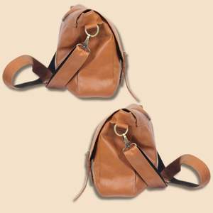 กระเป๋าบาติกคุณภาพสูงทำจากหนังสังเคราะห์และผ้าบาติกแบบวาดด้วยมือทำจากประเทศอินโดนีเซีย - Product Image 5