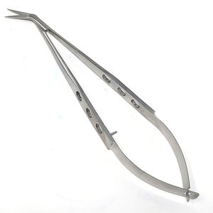 Ciseaux à ressort micro Spring Stitch 5.5 à pointe incurvée, en acier inoxydable, pour broderie, couture et soin des ongles INNOVAMED - Product Image 1