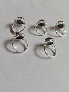 Nouvelle tendance à la main en argent Sterling lunette réglage lune visage Labradorite anneau pleine lune visage forme 10mm bijoux pour fête porter - Product Image 3