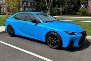 Lexus IS 500 Premium ปี 2024 สภาพดีเยี่ยม เครื่องยนต์ V8 472 แรงม้า รุ่นพิเศษ 1 ใน 150 คัน พร้อมแพ็คเกจตกแต่งพิเศษ ส่วนใหญ่ยังไม่ได้ดัดแปลง - Product Image 3