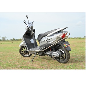 Smooth-Ride 2000W Scooter électrique à deux roues Affichage LED 25KM Portée 8.5 "Pneus solides Pliable Facile Transport 40ah 30ah Capteur - Product Image 1