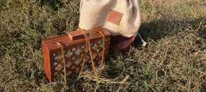 Sac à main élégant en bois avec incrustation de nacre, imprimé jacquard, motif arabe, cadeau moderne pour l'Aïd et le Ramadan, fait main, personnalisable - Product Image 5