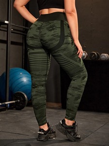 Nouveau style de leggings de yoga taille haute pour femmes vêtements de sport d'entraînement décontractés avec contrôle du ventre conception sans couture motif solide pour l'été - Product Image 3