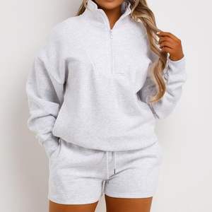 Conjunto de Sudadera con Capucha y Pantalones Cortos Unisex Hechos a Medida, 100% Algodón - Product Image 2