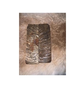 Escamas de cuerno con acabado liso que mejoran el equilibrio y el control del cuchillo, brindando comodidad durante el uso prolongado, duraderas, clásicas y elaboradas artesanalmente. - Product Image 3