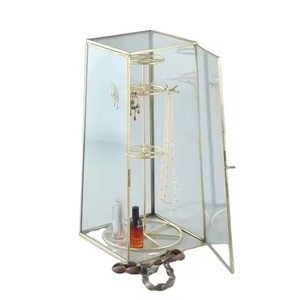 Elegante Caja de Almacenamiento de Joyas de Vidrio con Marco de Metal Plateado, Organizador para Accesorios y Joyas de Mujer - Product Image 1