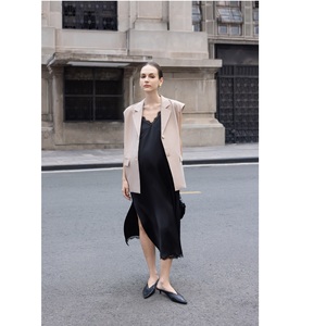 Blazers pour femmes en laine respirante, col en V tissé sur le devant, un seul bouton, coupe classique, 78% polyester, 18% rayonne, 4% élasthanne - Product Image 5