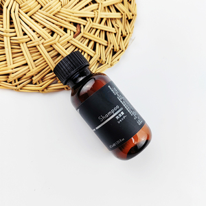Dầu gội khách sạn <span class=keywords><strong>35ml</strong></span> trong chai màu nâu với nắp vặn màu đen - Product Image 2