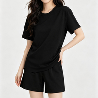 Ensemble décontracté deux pièces en coton pour femme, coupe ample, t-shirt et short, idéal pour l'été et le quotidien, personnalisable avec logo, vente en gros