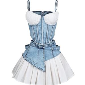 ชุดเซ็ตกระโปรงสองชิ้นสำหรับผู้หญิง สไตล์ลำลองสำหรับฤดูร้อน ผ้าสเตรช ประกอบด้วยเสื้อกล้ามยีนส์และกระโปรงยีนส์ทรงพลีทสั้น - Product Image 4