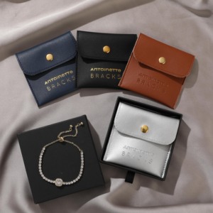 Pochette d'emballage pour bijoux en cuir PU avec logo personnalisé, enveloppe de présentation de bijoux, sac de protection, échantillon gratuit, pochette de rangement pour boucles d'oreilles et colliers - Product Image 3