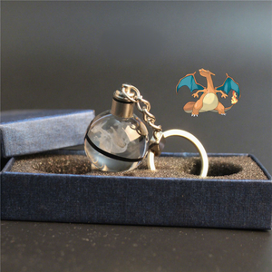 Vente en gros de porte-clés en cristal Charizard K9 de 30 mm avec LED pour cadeau d'enfant - Product Image 2