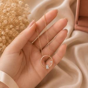 Collier fin en or rose 22 carats avec pendentif cercle ouvert serti de diamants taille émeraude, bijoux fins géométriques minimalistes - Product Image 3