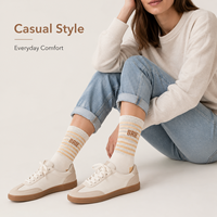 Chaussettes mi-mollet en jacquard de coton mélangé haute élasticité, idéales pour le printemps, le fitness quotidien, le jogging, antibactériennes, avec logo sur le bord.