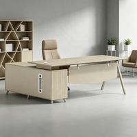 Bureau en bois unique Executive Boss Chief Ceo Table avec retour latéral standard en forme de L Fashion Panel Computer Cabin Desk en vente