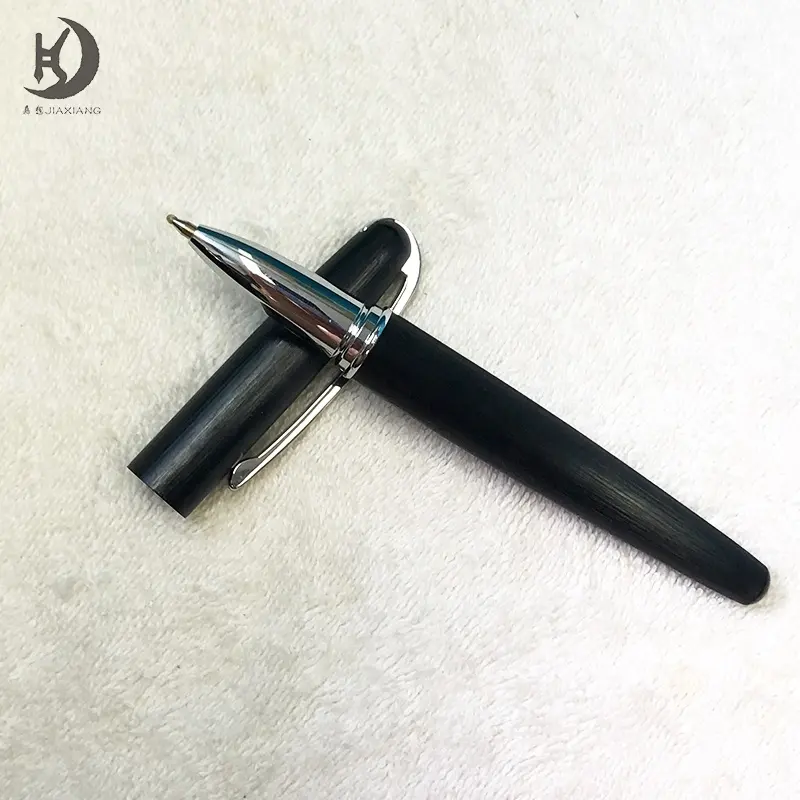 Penna a sfera nera in metallo spazzolato liscio con logo personalizzato in alluminio anodizzato V-1