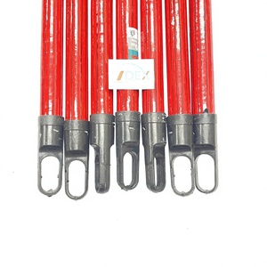 Balai de jardin classique léger et durable en bois rouge écologique avec tête en PVC, outil de nettoyage de jardin de taille moyenne, vente en gros, usine de Hanoi - Product Image 1