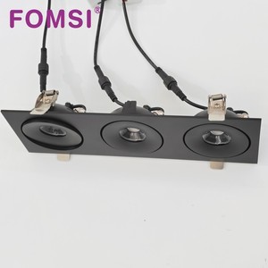 FOMSI Spot encastré LED ultra-mince 7W*3 en aluminium, orientable, carré, à trois têtes, certifié CE pour salle d'exposition - Product Image 4