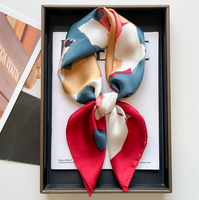 Op maat gemaakte digitale print bandana kunstprint satijn imitatie zijde bandana veelzijdige neksjaal reis tas decoratie bruiloft