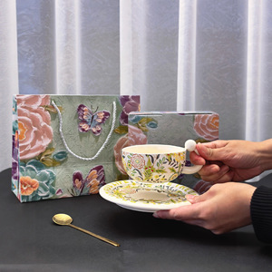 Juego de Taza y Platillo de Porcelana Fina de Lujo Moderno con Bolsa de Almohada - Regalo Empresarial Ecológico Hecho a Medida - Product Image 4