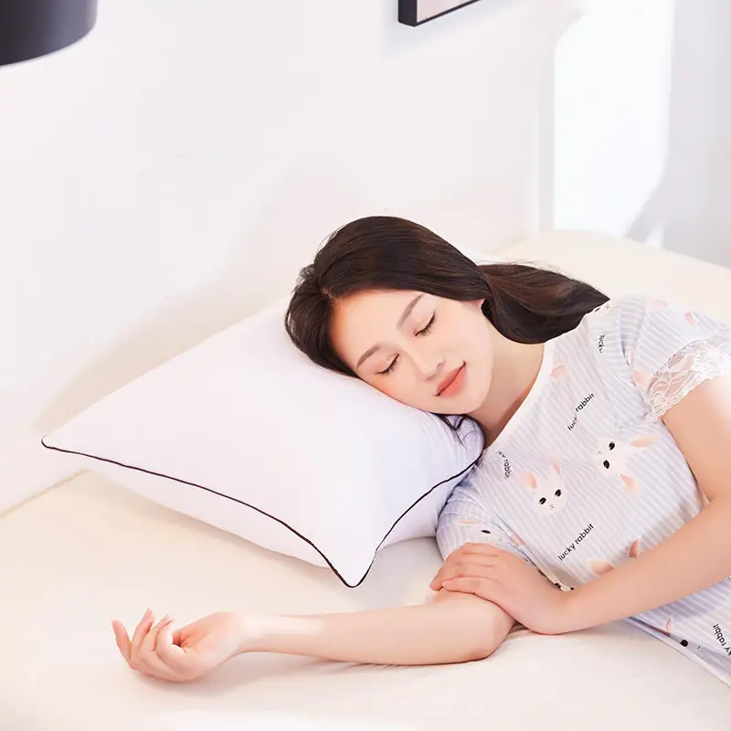 Cuscino da letto in fibra di poliestere soffice e confortevole per la casa dell'hotel di lusso