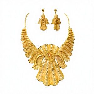 Ensemble collier et boucles <span class=keywords><strong>d</strong></span>'oreilles en laiton plaqué or 10 carats Golden Star Jewelry pour femmes, idéal pour les fiançailles, les fêtes et les mariages - Product Image 3