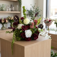 Centre de table vintage en fleurs de soie mélangées, arrangement floral artificiel d'hortensias rouge foncé et rose pour la décoration d'événements et de banquets
