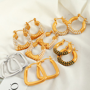 Pendientes de Aro Modernos Geométricos Chapados en Oro de 18K con Incrustaciones de Zirconia en Acero de Titanio para Fiesta - Product Image 4