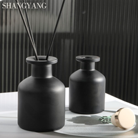 Ensemble de Bouteilles d'Aromathérapie en Verre Dépoli Noir Personnalisées 100ml 150ml 250ml, Bouteilles de Diffuseur à Bâtonnets avec Bouchon et Bâtonnets en Fibre pour la Maison