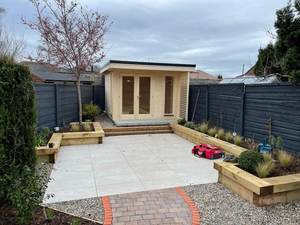 11m ² Venta caliente Habitación de jardín Casa pequeña Lista para enviar Jardín de madera Oficina Almacenamiento Resort Living - Product Image 3