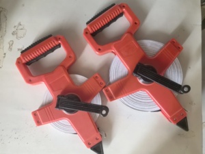 Cinta Métrica de Fibra de Vidrio en Rollo Abierto de 330 Pies x 1/2 Pulgada, con Escala en Pulgadas y Métrica, Cinta de Medición de PVC para Ingenieros - Product Image 4
