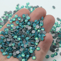 XULIN vente en gros plus de 100 couleurs strass ronds Flatback pierres de cristal correctif verre strass pour la décoration de vêtement