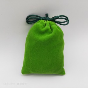 Bolsa de terciopelo verde con cordón, tela suave con cierre de cordón para embalaje general, origen Shenzhen, logotipo personalizado disponible - Product Image 2