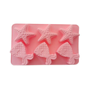 <span class=keywords><strong>Molde</strong></span> <span class=keywords><strong>de</strong></span> Silicona HY <span class=keywords><strong>de</strong></span> 6 Cavidades con Forma <span class=keywords><strong>de</strong></span> <span class=keywords><strong>Cola</strong></span> <span class=keywords><strong>de</strong></span> <span class=keywords><strong>Sirena</strong></span> y Estrella <span class=keywords><strong>de</strong></span> Mar para Hacer Pasteles, Bombas <span class=keywords><strong>de</strong></span> Baño, Chocolate, Jabón y Velas - Product Image 6