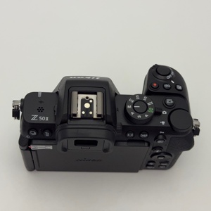 Appareil photo hybride Z50 20MP avec Wi-Fi et vidéo 4K, Grade A+, avec batterie et chargeur inclus - Product Image 4