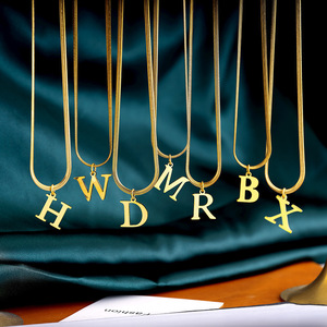 Collier classique exquis <span class=keywords><strong>en</strong></span> acier titane avec lettres anglaises pour voyage, magasin, visite, photo, rendez-vous, fête, tenue de rue - Product Image 2