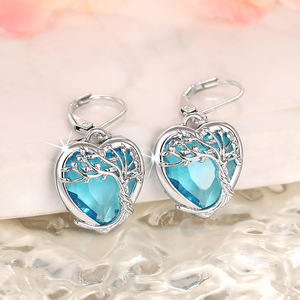 Orecchini Pendenti a Cuore Blu per Donne, Gioielli Eleganti Ispirati all'Oceano - Product Image 2