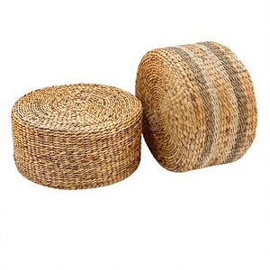 Taburete Otomano de Jacinto de Agua Hecho a Mano en Vietnam, Fibra Natural para Asiento, Reposapiés, Decoración de Interiores, Hoteles, Cafeterías y Hogares - Product Image 1