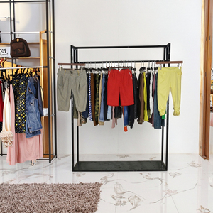 Pantaloni <span class=keywords><strong>Capri</strong></span> donna alla moda di seconda mano ad alte prestazioni <span class=keywords><strong>per</strong></span> l'estate vestiti usati all'ingrosso misti - Product Image 1